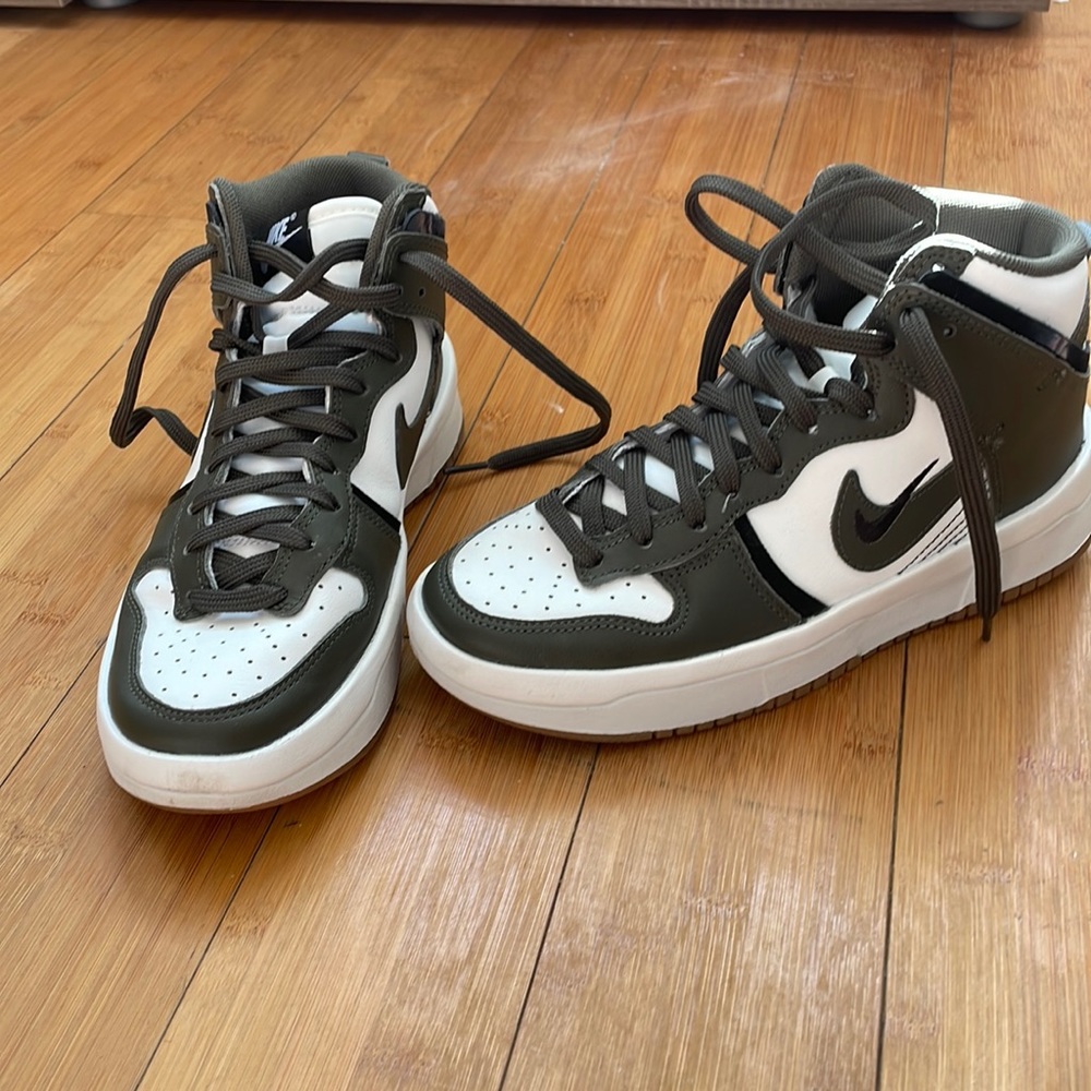 Nike Women's High-Top Sneakers - Black and White